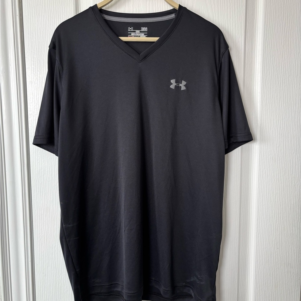 Under Armour Men's Charcoal V-Neck Tee